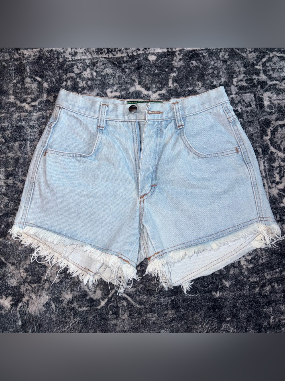 Light Wash Frayed Hem Denim Shorts